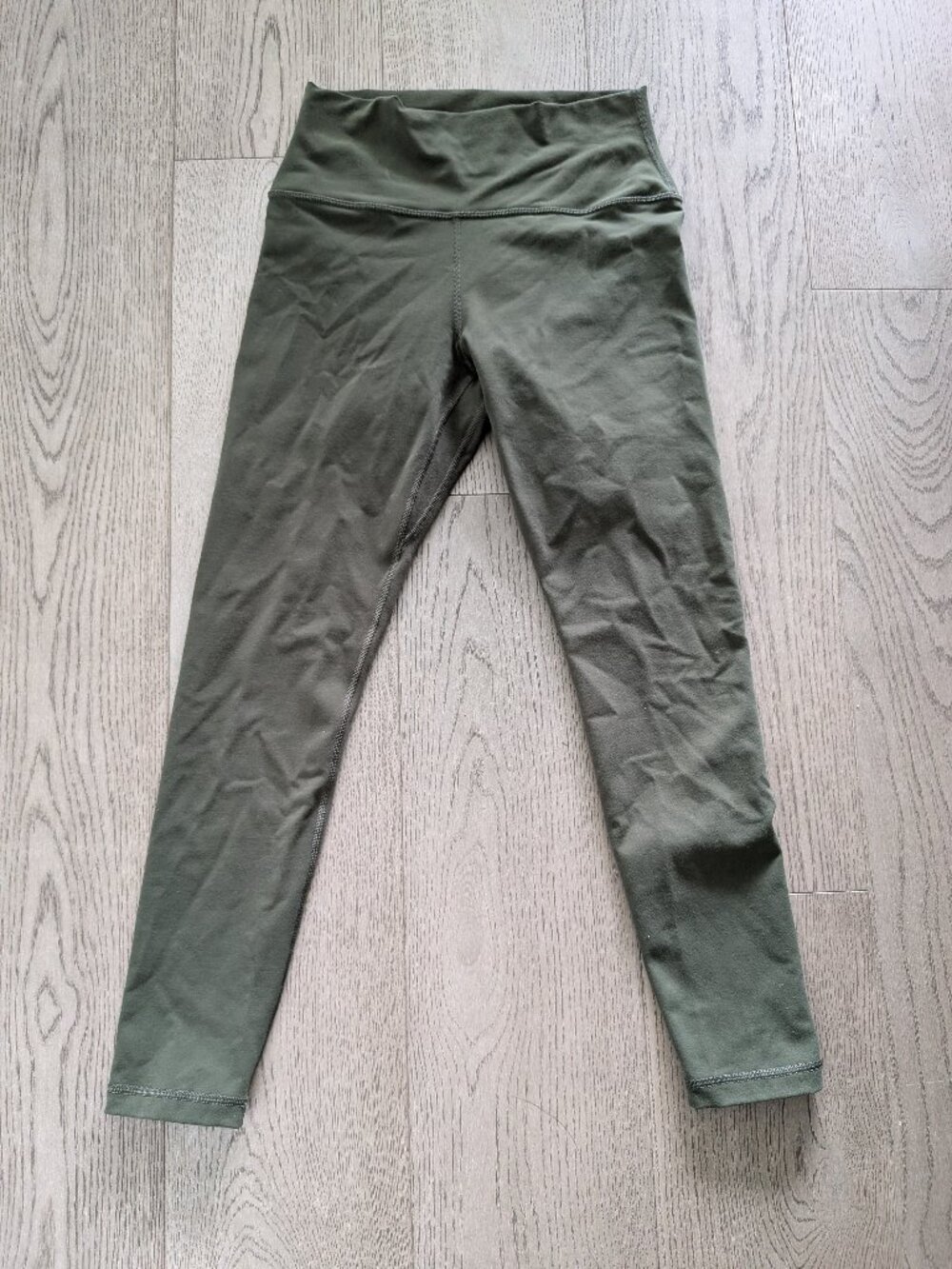Aritzia | TNA Leggings | Size 10